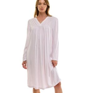 🐣NWOT Croft & Barrow Soft White/ Pink Night Gown Pjs